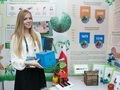 Monika Leończyk prezentująca projekt „Wielkie znaczenie owadów, czyli 
wpływ trzmieli ziemnych na pomidory zwyczajne”, fot. eucys2014.pl, 
źródło: www.gryf24.pl, dostęp: 23.10.14